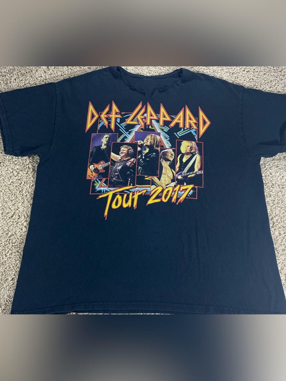 DEF LEPPARD Tour 2017 Grunge Concert Shirt Ripped Large